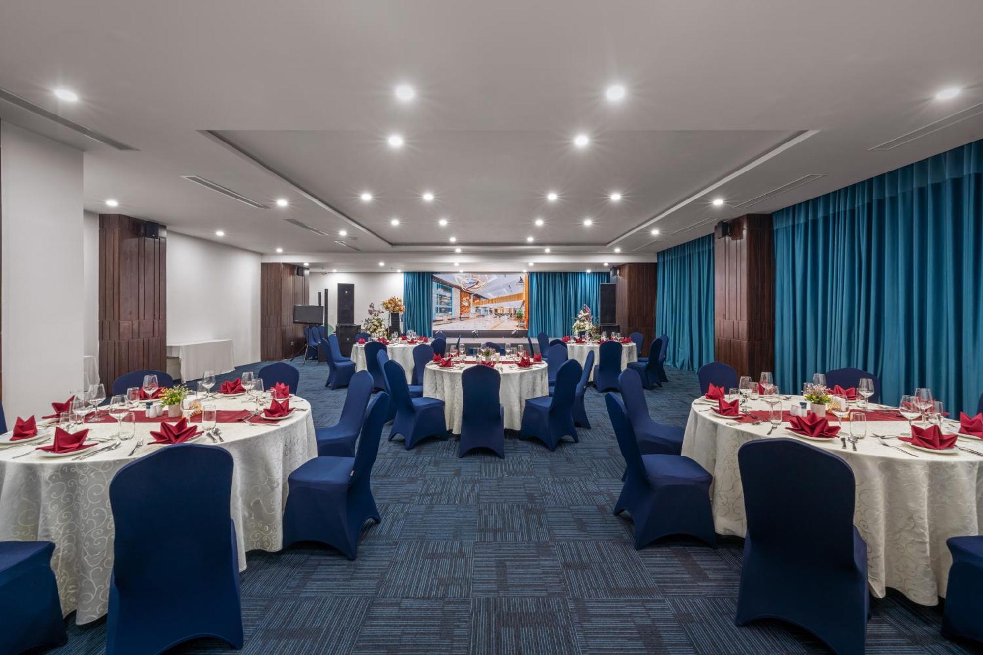 Canvas Danang Beach Hotel Da Nang Exterior foto