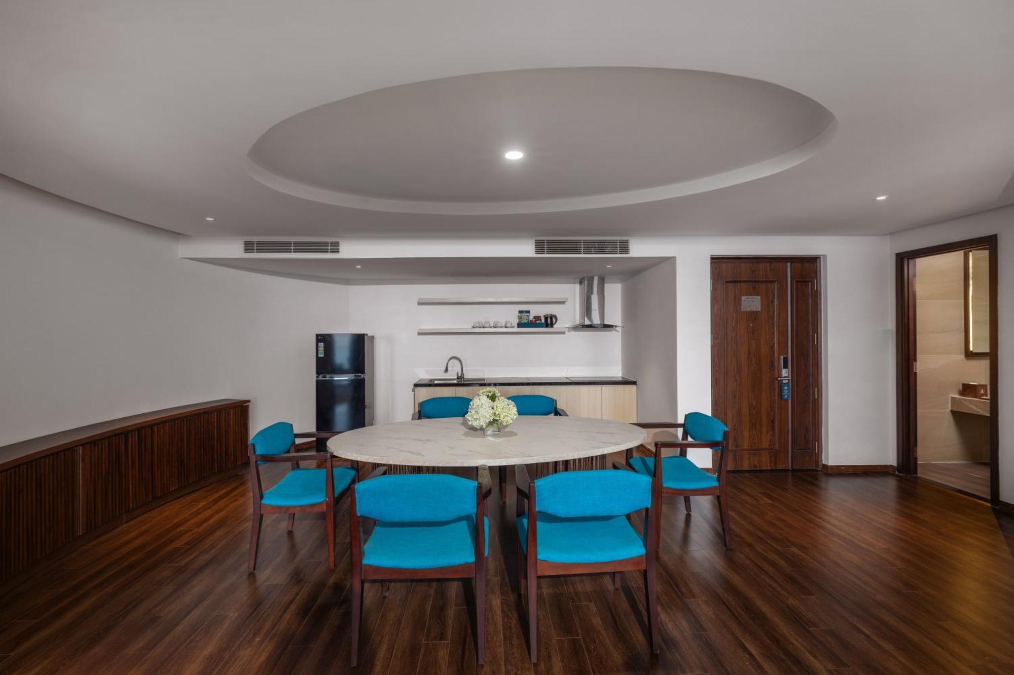 Canvas Danang Beach Hotel Da Nang Exterior foto